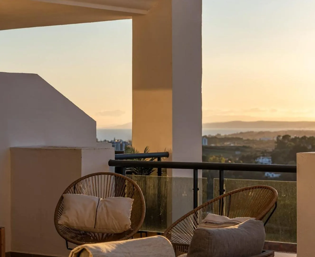 Rental Central - Serendipity Flat- Stunning Views And Serene Interior Estepona 0*,  Hiszpania