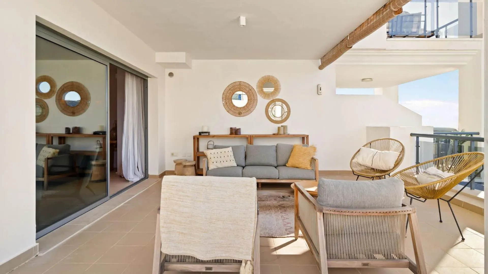 Serendipity Flat- Stunning Views And Serene Interior Estepona 0*,